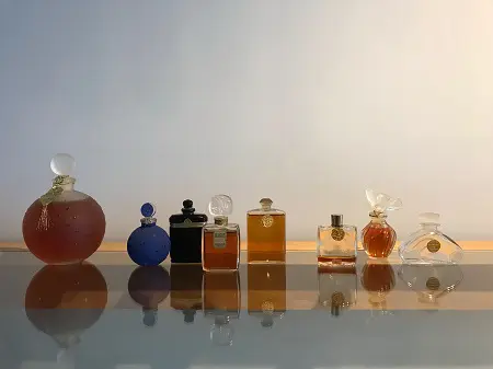 11.antiqueparfumcollection.jpg